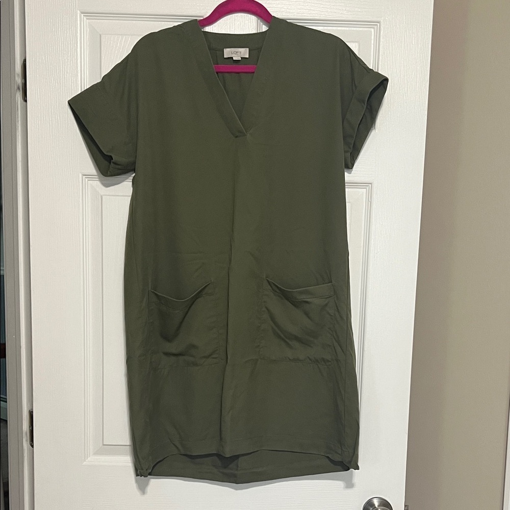LOFT Dark Green V-Neck dress with Pockets